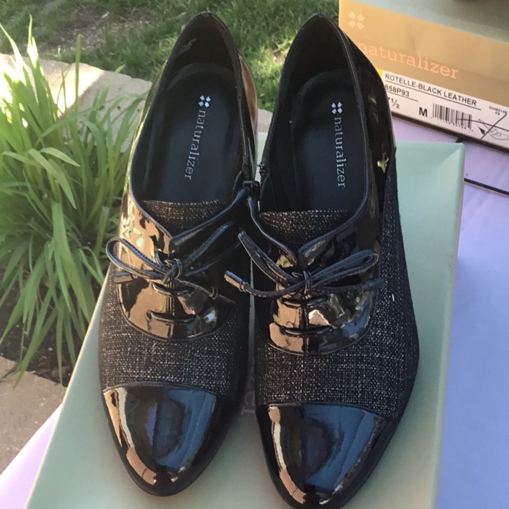 Naturalizer Black Patent & Fabric Cap Toe Oxford Heels
